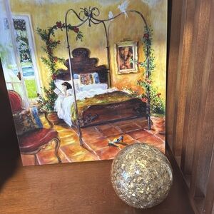 Dynasty Glass Paperweight/Decorative Glasss